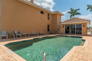 Heated Pool & Bath House