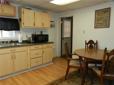 802 Mckinley Ave, Vandergrift, PA 15690 - photo 3