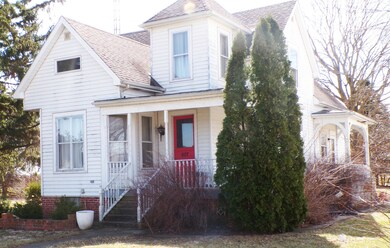 607 E Washington St, Downs, IL 61736 - photo 2