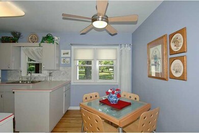 Kitchen. Dinette