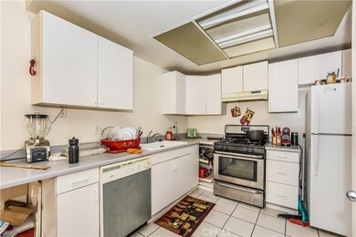 12220 Carnation Ln unit D, Moreno Valley, CA 92557 - photo 5