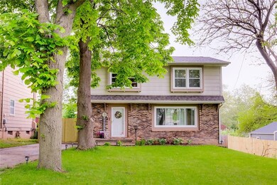 3817 43rd St, Des Moines, IA 50310 - photo 2