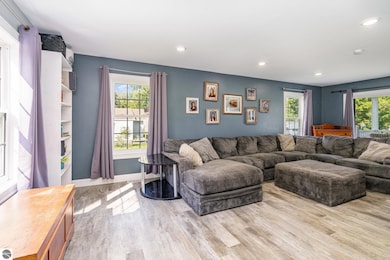 528 N Ithaca St, Ithaca, MI 48847 - photo 3