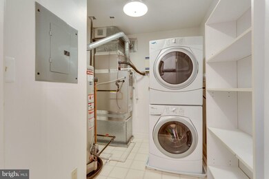 9220A Cardinal Forest Ln unit A, Lorton, VA 22079 - photo 5