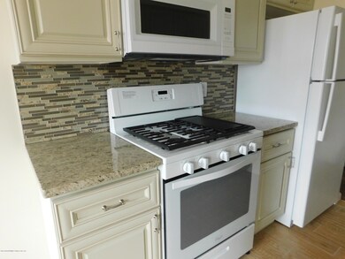 29 Donna Ct unit 7, Staten Island, NY 10314 - photo 7