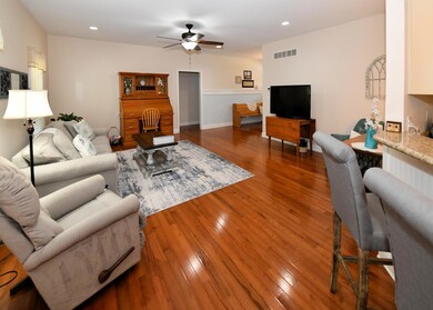 320 Lakeshore Cir, Georgetown, KY 40324 - photo 7