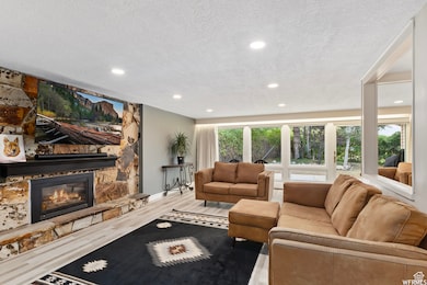 27 W Princeton Dr, Midvale, UT 84047 - photo 2