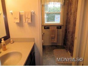 Newer Bath with Ceramic