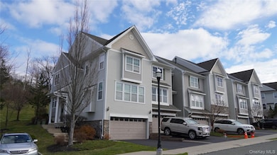 1402 Hawthorn Way, New Windsor, NY 12553 - photo 3