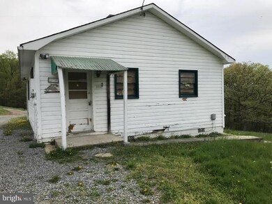 112 S Timber Ridge Rd, Cross Junction, VA 22625 - photo 2