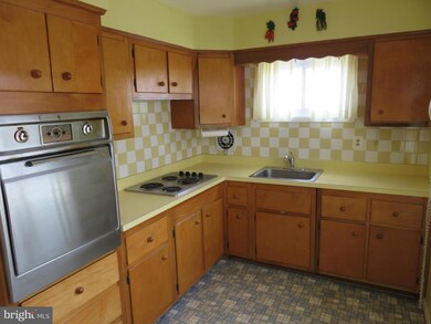 1132 Cedarcroft Rd, Baltimore, MD 21239 - photo 3