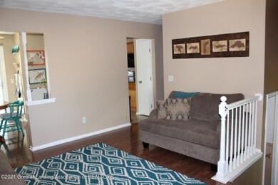 6009 Chesapeake Dr, Lansing, MI 48911 - photo 5