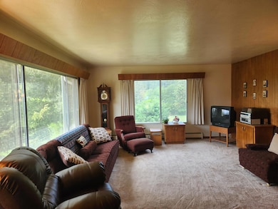 1101 W Jones Creek Rd, Grants Pass, OR 97526 - photo 7