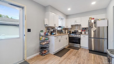 416 Fir Grove Rd, Ronkonkoma, NY 11779 - photo 7