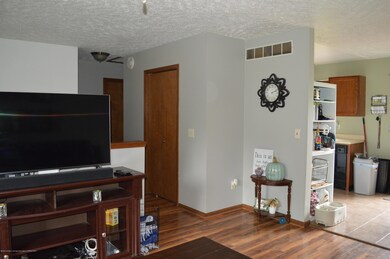 5737 Selfridge Blvd, Lansing, MI 48911 - photo 4