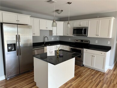 11 Gray Coach Ln unit 1117, Cranston, RI 02921 - photo 4