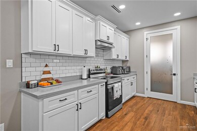 801 N Buxton Ave, Edinburg, TX 78541 - photo 4