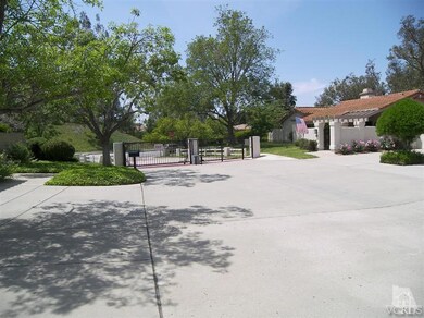633 Greenmeadow Ln unit 22, Newbury Park, CA 91320 - photo 2