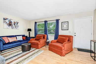 23-LivingRoom