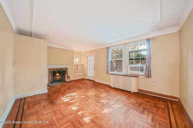 35-24 88th St, Flushing, NY 11372 - photo 4