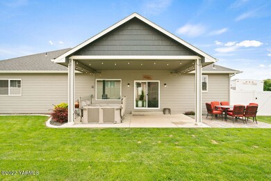 2110S79thAve-6