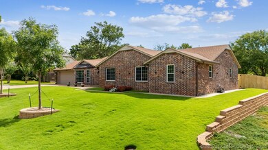 1132 N Faulkner Dr, Claremore, OK 74017 - photo 3