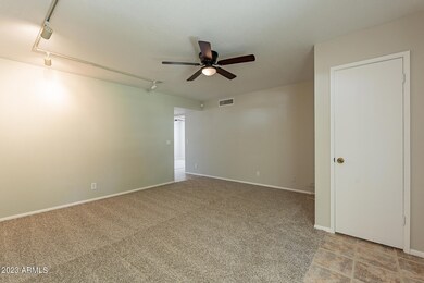 636 N Lesueur Cir, Mesa, AZ 85203 - photo 4