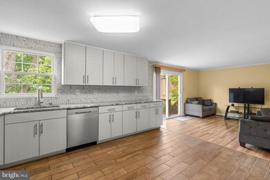 19048 Staleybridge Rd, Germantown, MD 20876 - photo 3