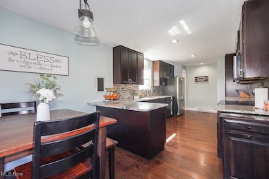 4213 Berkeley Dr, Sheffield Village, OH 44054 - photo 7