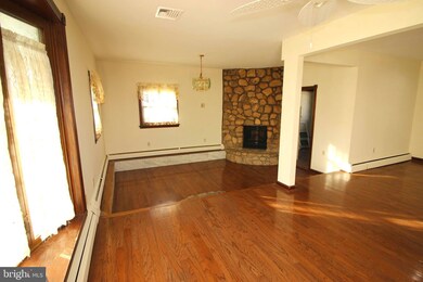 931 Rozel Ave, Southampton, PA 18966 - photo 5