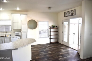 CALLAWAY KITCHEN DINING