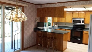 2427 Amaryllis St, Medford, OR 97504 - photo 6