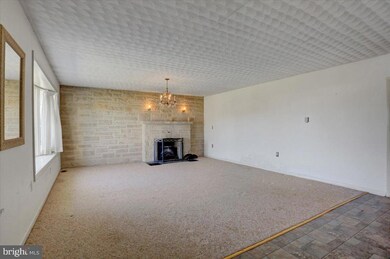 125 Kennedy Dr, Chambersburg, PA 17201 - photo 6