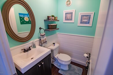 674 W Housatonic St, Pittsfield, MA 01201 - photo 5