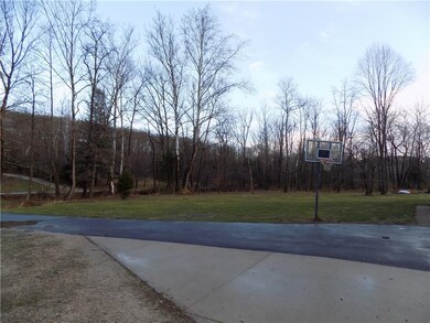 1175 S Wolfcreek Rd, Columbus, IN 47201 - photo 7