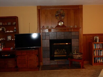 560 Oakwood Dr, Oregon, WI 53575 - photo 3