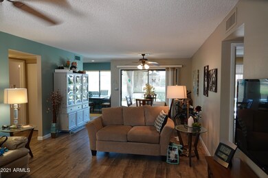 Living room/Dining