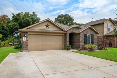 10138 Pine Trace Village Dr, Tomball, TX 77375 - photo 2