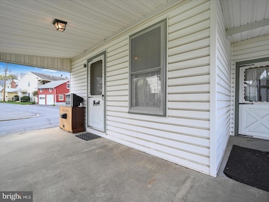 117 Reeser St, Leesport, PA 19533 - photo 5