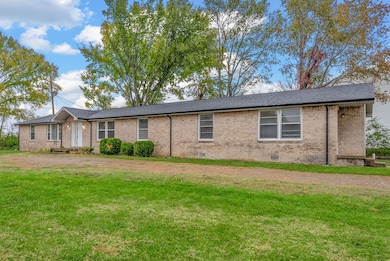 125 Tandy Dr unit B, Clarksville, TN 37042 - photo 2