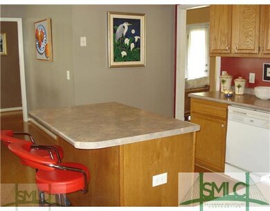 Kitchen. Great island in the kitchen.