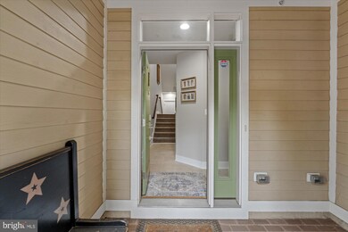 2307 Richmond Hwy unit 102, Alexandria, VA 22301 - photo 2