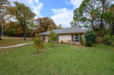 112 Lexington Ln, Denton, TX 76205 - photo 2