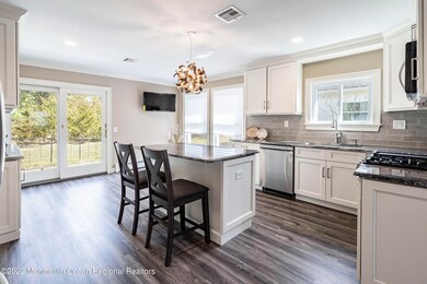 102 Torrey Pines Dr, Toms River, NJ 08757 - photo 4