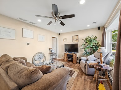 1412 N River Rd, McHenry, IL 60051 - photo 5