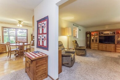 294 Sterling Dr, Oregon, WI 53575 - photo 3