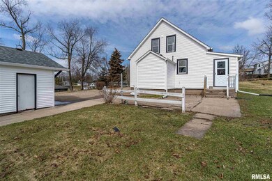 1727 W 51st St, Davenport, IA 52806 - photo 3