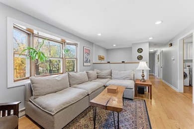 162 Pendleton Ave, Chicopee, MA 01020 - photo 3