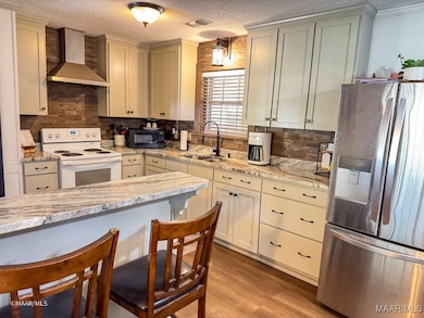 403 MacMillian Dr, Thomasville, AL 36784 - photo 3