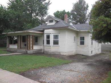 Side View with Garage